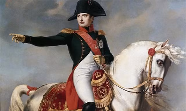 Bi mat ve dem ngu o Kim tu thap Ai Cap cua Napoleon