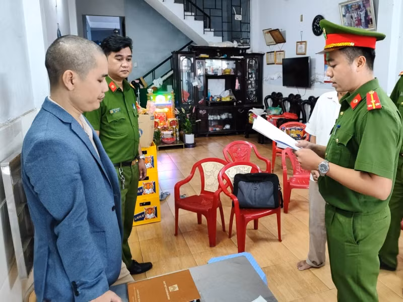 Vụ “đưa, nhận hối lộ” tại quận Cẩm Lệ: Khởi tố thêm 3 bị can Vu “dua, nhan hoi lo” tai quan Cam Le: Khoi to them 3 bi can