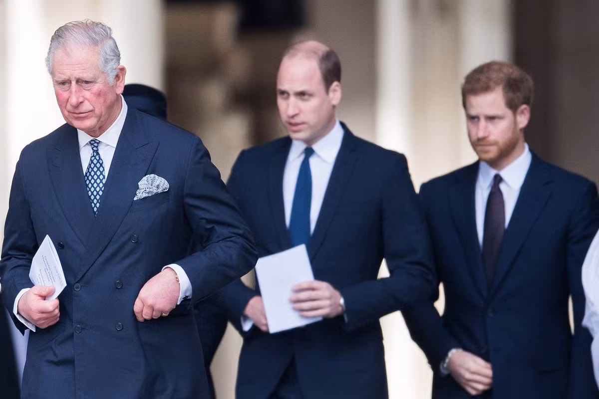 Những thông tin được vợ chồng Harry - Meghan chia sẻ vừa qua với nhiều tiết lộ có thể sẽ gây chấn động cả hai bờ Đại Tây Dương. Theo Daily Mirror, các thành viên Hoàng gia Anh tỏ ra thất vọng với cuộc phỏng vấn của Harry - Meghan. Tờ báo này đã nhắc tới "nỗi buồn vô tận" của Thái tử Charles và Hoàng tử William sau "sự cố phỏng vấn cùng Oprah". Ảnh: PS.