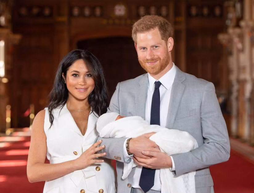 Xuất hiện trong một cuộc phỏng vấn hiếm hoi với người dẫn chương trình James Corden tại Mỹ ngày 26/2/2021, Hoàng tử Harry cho biết anh quyết định rời gia đình Hoàng gia Anh vì truyền thông và báo chí ở Anh đã "hủy hoại" sức khỏe tinh thần của anh. Ảnh: Time.