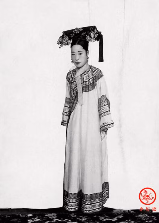 Vi sao trong dem tan hon, Hoang de Quang Tu lai khong dong phong?-Hinh-3