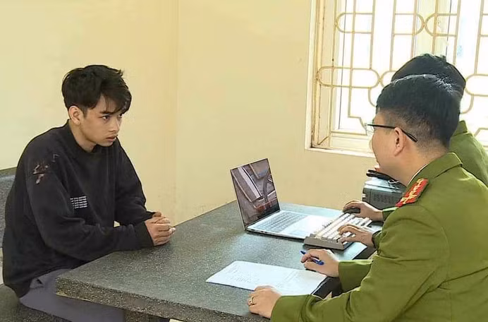 Vụ cướp 1 tỷ đồng ở Vĩnh Phúc: Hai nghi phạm khai gì? Vu cuop 1 ty dong o Vinh Phuc: Hai nghi pham khai gi?