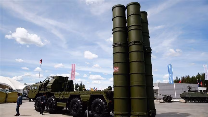 Thông qua hành động trên, Ankara rõ ràng sẽ không chia sẻ bí mật với đối tác NATO. Lưu ý rằng trước đó đã có những dấu hiệu về việc kích hoạt S-400, điều vốn bị các đối thủ của Ankara nhìn nhận theo hướng tiêu cực.