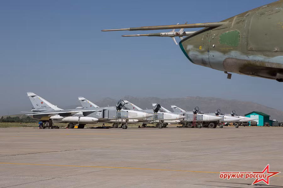 Trong cuộc tập trận chung chống khủng bố ở Tajikistan 2017, Quân đội Nga đã khiến giới quan sát phải “choáng toàn tập” khi mà Không quân Nga cử đi dàn máy bay chiến đấu rất mạnh. Nguồn ảnh: Arms-Expo