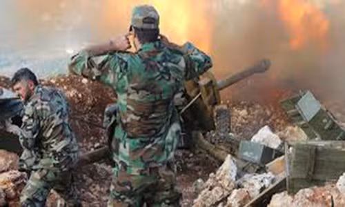 Ngoài ra, Quân chính phủ Syria cũng điều lực lượng tiếp viện tới tỉnh Deir Ezzor gần biên giới với Iraq để đối phó với mối đe dọa từ nhóm khủng bố IS. Ảnh: Sputnik.