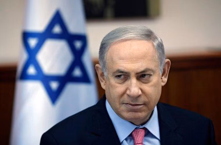 Sau khi tốt nghiệp trường trung học Cheltenham năm 1967, ông Netanyahu quay trở lại Israel và đăng ký vào Lực lượng Phòng vệ Israel (IDF). Ông được đào tạo trở thành lính chiến đấu và phục vụ 5 năm trong đơn vị đặc nhiệm của IDF. Ảnh: NYT.