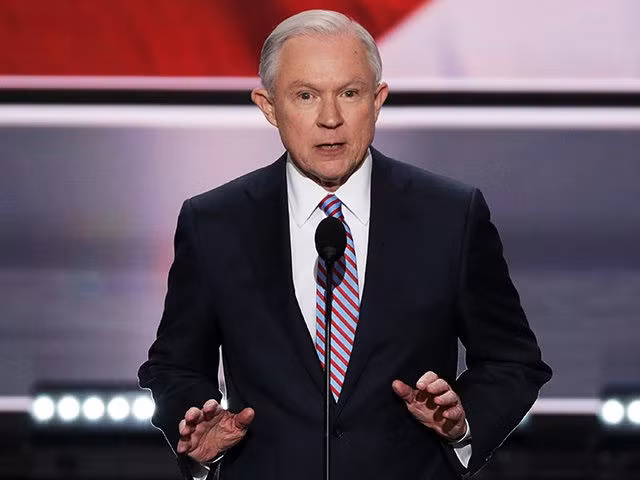 Ông Sessions từng theo học tại trường Huntingdon ở Montgomery và tốt nghiệp với tấm bằng cử nhân vào năm 1969. Năm 1973, ông tốt nghiệp trường Đại học Luật Alabama với học vị Tiến sĩ. Ảnh: Breitbart.