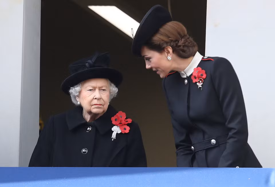 Buc anh he lo vai ve Cong nuong Markle trong Hoang gia Anh-Hinh-2