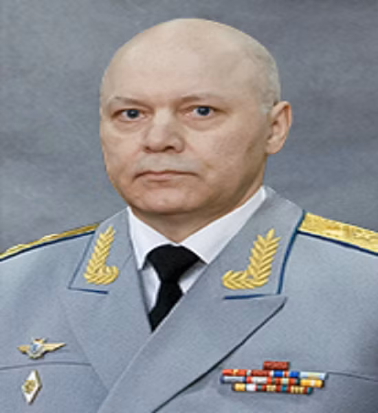 Theo TASS, ông Korobov đã tốt nghiệp Trường Hàng không Quân sự Stavropol, Học viện Quân sự của Quân đội Liên Xô và Học viện Quân sự của Bộ Tổng tham mưu các Lực lượng vũ trang Liên bang Nga. Ảnh: gosint.wordpress.com. 