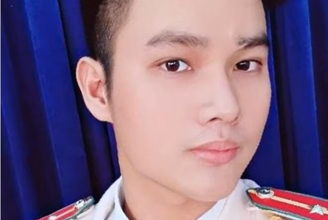 Công an tỉnh Cà Mau ra quyết định tước quân tịch Công an nhân dân đối với Thiếu úy Phan Dương Cảnh - cán bộ hỗ trợ tư pháp Công an huyện Thới Bình. Thiếu úy này bị tước quân tịch do sử dụng ma túy.