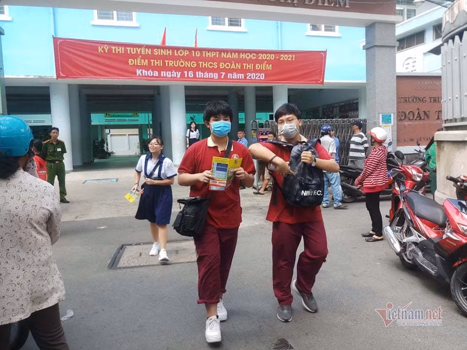 De thi Toan vao lop 10 TP.HCM 