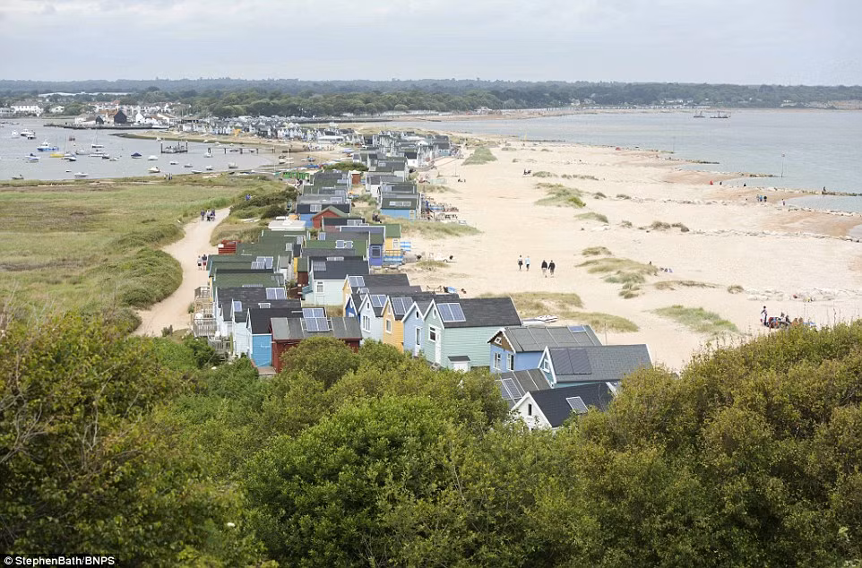 Sau cuộc chiến chống xâm lược của phát xít Đức, Mudeford dần "thay da đổi thịt" và có diện mạo mới như ngày nay.