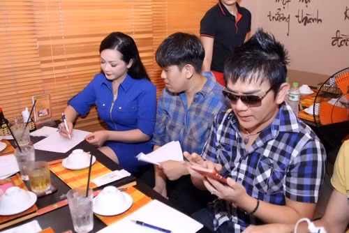 Ca si Nhu Quynh gay bat ngo khi van con o Viet Nam-Hinh-2