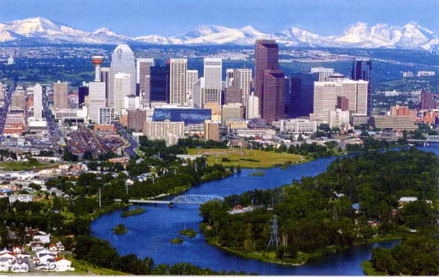 Canada đã tuyên bố tham gia chiến tranh thế giới 2 trước Mỹ sau khi Nhật Bản thực hiện cuộc tấn công Trân Châu Cảng.