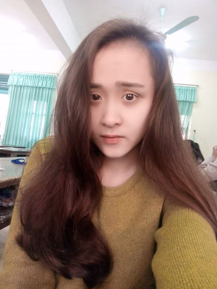 Với quyết tâm và sức chịu đựng đáng nể, Khánh Huyền cũng được khá nhiều bạn bè nể phục, khen ngợi, học hỏi cách giảm cân. Hiện tại, có thể nói cuộc sống của cô nữ sinh xinh đẹp đã hoàn toàn thay đổi so với khoảng 3 năm trước đây.