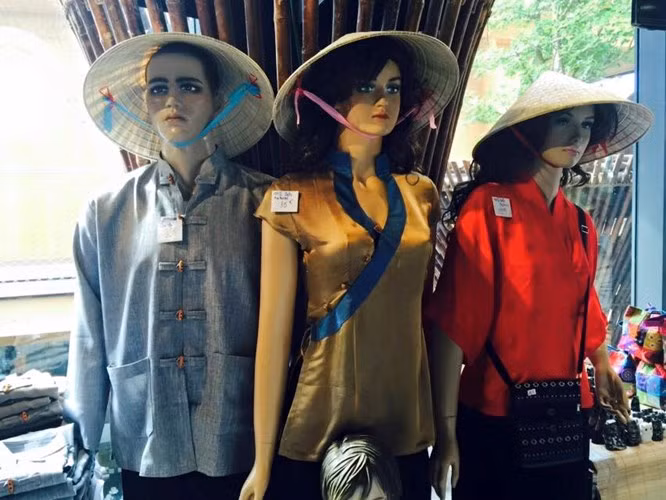 Bao mang: Nha VN tai Expo 2015; 9X ke iPad bang nguc