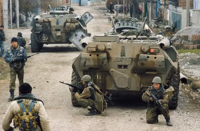 Tuy nhiên, ngay cả khi đặc nhiệm Ukraine muốn tấn công đoàn xe hậu cần của Nga cũng không dễ dàng như vậy. Để đối phó với các cuộc tấn công liên tục vào đoàn xe hậu cần của Nga, lực lượng đặc biệt Chechnya đã được tăng cường để bảo vệ đoàn xe hậu cần Nga.