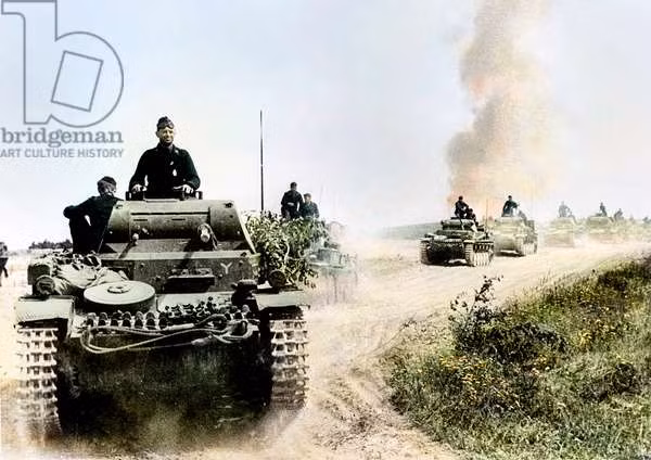 Bộ chỉ huy tối cao của quân đội Đức (OKW) cùng với Hitler gọi đây là Fall Blau (chiến dịch Xanh), chia quân ra làm hai nhóm chính: Cụm tập đoàn quân A do thống chế List chịu trách nhiệm cho mũi tiến thẳng vào vùng Kavkaz nhằm chiếm giếng dầu Baku.