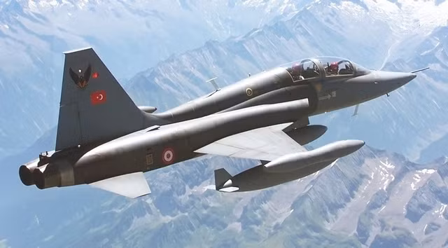 Nếu điều này xảy ra, nhiều khả năng các tiêm kích MiG-29 của Syria sẽ tham chiến. Không quân Thổ Nhĩ Kỳ hiện đang biên chế hai phi đội máy bay chiến đấu F-5 và F-4 từ thời Chiến tranh Lạnh, trước đây được sử dụng để huấn luyện và không có khả năng được triển khai.
