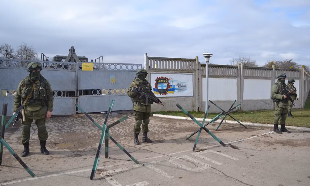 Hiện Ukraine và các nước NATO rất cảnh giác khi thấy "những người lính xanh" xuất hiện. Biên giới của Nga với Ukraine rất dài và các lực lượng đặc biệt một lần nữa có thể vượt qua biên giới và đánh chiếm các mục tiêu quan trọng.