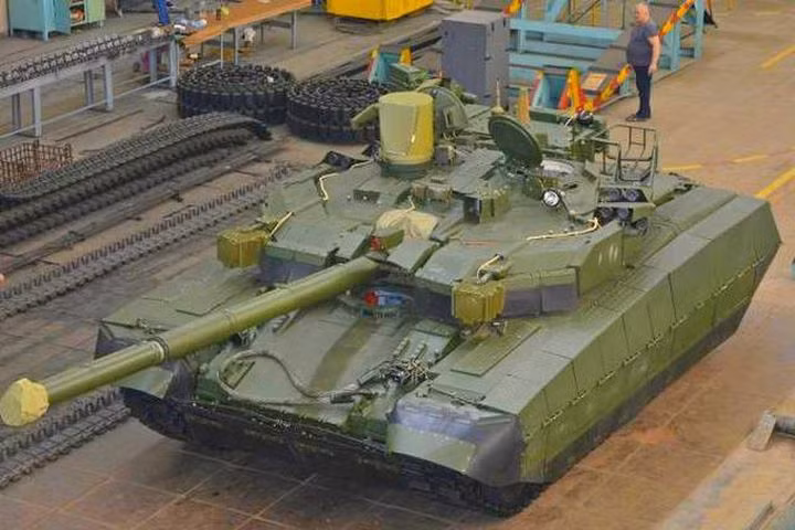 Nhưng Ukraine đã không thể hoàn thành dù chỉ một đơn đặt hàng rất nhỏ của Thái Lan với 49 xe tăng dẫn đến sự chậm trễ kéo dài nhiều năm và các báo cáo của Thái Lan về chất lượng xe có vấn đề. Điều này đồng nghĩa với việc xuất khẩu thêm T-84 hay bất kỳ chiếc xe tăng nào mới được chế tạo của Ukraine là điều rất khó khăn.