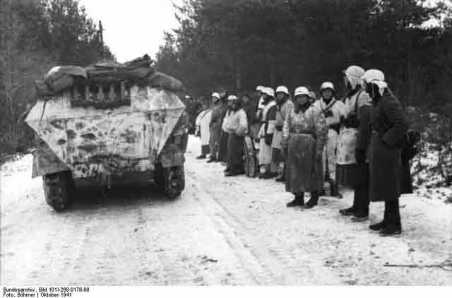 Chính từ những bất đồng như này đã làm Quốc trưởng Hitler nổi điên, đẩy Guderian về vườn sống với vợ trước khi giao cho ông xuống làm các nhiệm vụ hậu cần như huấn luyện binh sĩ, cố vấn, sản xuất xe tăng,... và thay vị trí chỉ huy của ông bằng Rudolf Schumndt.