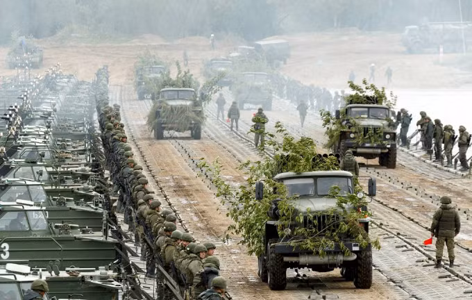 Ukraine không phải là thành viên của NATO vì vậy Mỹ không có nghĩa vụ bảo vệ quốc gia này theo hiệp ước. Nhưng cái gọi là "sườn phía đông của liên minh" bao gồm các quốc gia vệ tinh của Liên Xô cũ và các nước Baltic, đang lo ngại rằng họ có thể là những quốc gia tiếp theo trong danh sách "quan tâm" của ông Putin. Nguồn ảnh: Pinterest.