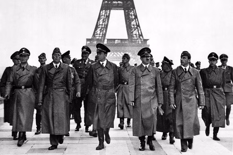 Chỉ trong sáu tuần kể từ ngày 10/5/1940, quân Đức liên tiếp đánh bại các lực lượng Đồng minh như Pháp, Bỉ, Luxembourg và Hà Lan, nhanh chóng đưa các hoạt động chiến tranh trên bộ ở Mặt trận phía Tây kết thúc vào ngày 6/6/1944.