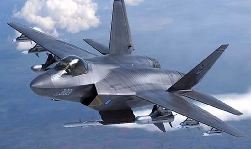 Trung Quốc cũng tuyên bố rằng J-20 có hệ thống phát hiện điện quang thụ động giúp phi công có tầm bao quát 360°. Máy bay chiến đấu J-20 có buồng lái bằng kính với mái che hình bong bóng, có thể truy cập dữ liệu thời gian thực từ vệ tinh quân sự của Trung Quốc, máy bay không người lái chống tàng hình Divine Eagle và các hệ thống kiểm soát và cảnh báo sớm trên không khác.