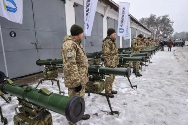 Hệ thống phòng không của Ukraine thậm chí còn đáng sợ hơn Gruzia và họ có thể gây ra mối đe dọa lớn hơn đối với những chiếc cường kích mặt đất Su-25, khi máy bay bay thấp để bắn pháo, tên lửa và thả bom.