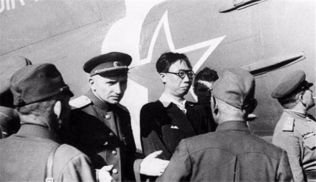 Trong một lần thực hiện nhiệm vụ đến Mukden (ngày nay là Thẩm Dương), quân đội Liên Xô đã vô tình bắt được Hoàng đế cuối cùng của Trung Quốc là Phổ Nghi.