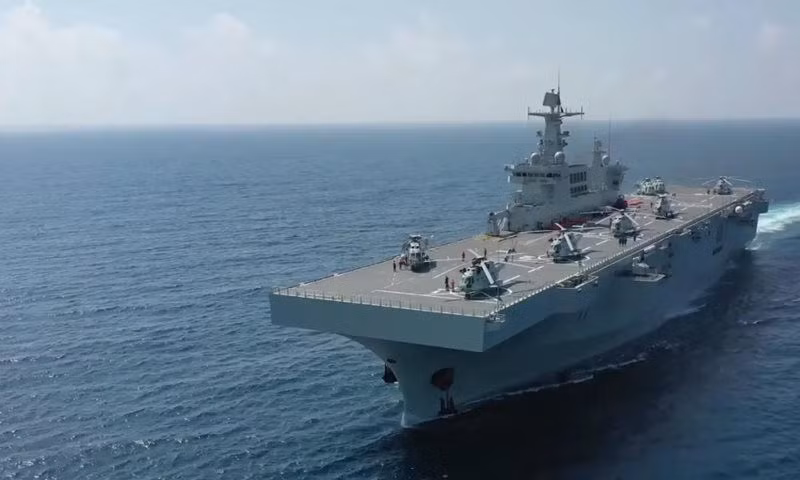 Một số máy bay khác bao gồm máy bay trực thăng không lái, có thể được triển khai cho một loạt các vai trò từ tác chiến chống tàu ngầm đến tấn công trên bộ, dự kiến cũng sẽ được triển khai tận dụng lợi thế ngày càng tăng của Trung Quốc trong lĩnh vực công nghệ máy bay không người lái.