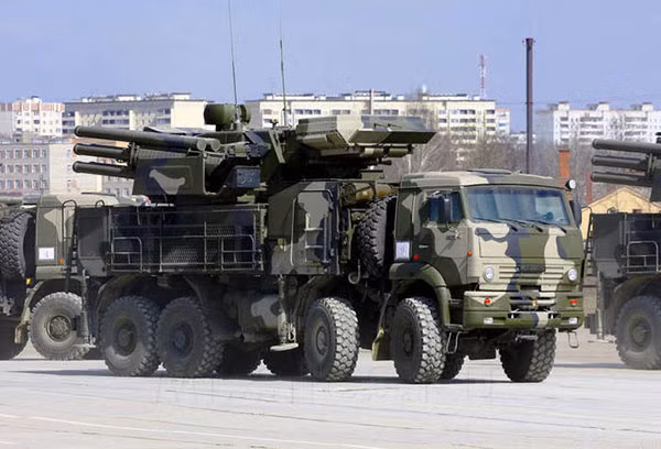 Việc triển khai các tổ hợp Pantsir-S sẽ diễn ra trong hai giai đoạn. Ở giai đoạn đầu tiên (cho đến ngày 9/2), lực lượng này sẽ bố trí lại và tạo ra các nhóm quân trên lãnh thổ Belarus. Vào giai đoạn thứ hai (từ ngày 10/2 đến ngày 20/2), sẽ diễn ra cuộc tập trận chung "Allied Resolve-2022" giữa hai nước. 