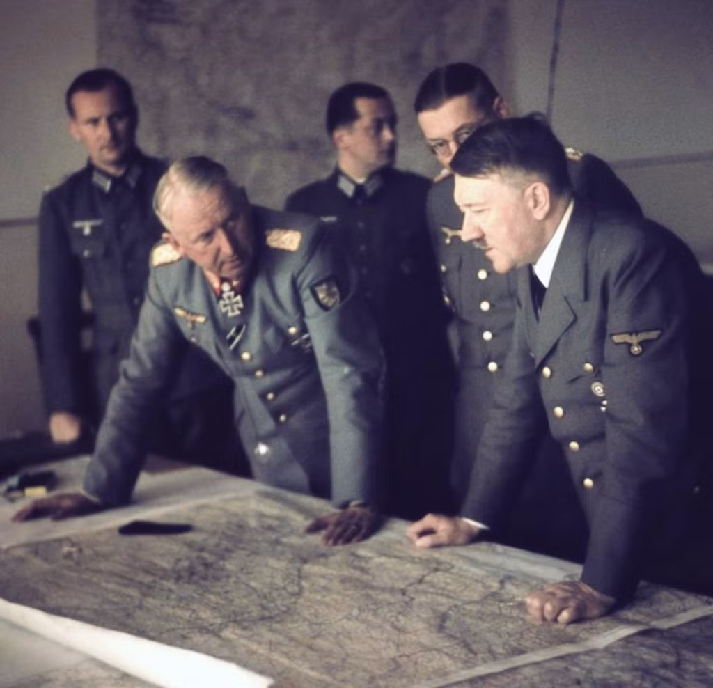 Thống chế Erich von Manstein còn được coi là kẻ thù nguy hiểm của Liên Xô chỉ sau Hitler vì những thiệt hại quân sự hết sức nặng nề và kinh hoàng của quân Liên Xô do ông gây ra. Tướng quân Liên Xô - Nikolai F. Vatutin nhận xét: "Manstein... là một kẻ thù gian manh, mưu trí, hung hãn và nguy hiểm”.