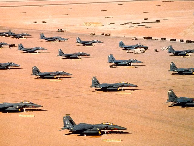 F-4 Phantom cũng được trang bị cho quân đội của nhiều nước khác và cho đến năm 2001 vẫn còn hơn 1.000 máy bay F-4 đang được sử dụng ở 11 nước trên toàn thế giới. Quân đội Mỹ đã cho F-4 ra khỏi biên chế từ năm 1996.