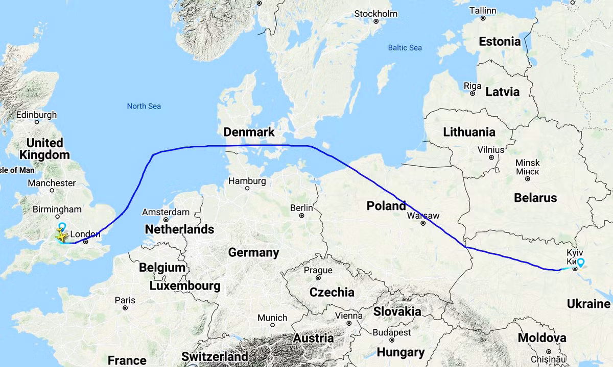 Một ví dụ đáng chú ý là việc chính phủ Đức phản đối việc leo thang và cung cấp vũ khí cho Ukraine, với kết quả là máy bay quân sự Anh hỗ trợ Ukraine phải bay tránh không phận Đức.