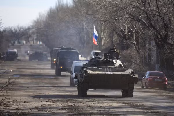 Khi những cuộc phản công của quân đội Ukraine vượt quá dự kiến, kế hoạch tiến công của quân đội Nga đã bị trì hoãn so với mục đích đã định trước. Quân đội Nga phải tiếp tục tăng quân bổ sung và chiến thuật này bị đánh giá là khiến quân Nga rơi vào thế bị động.