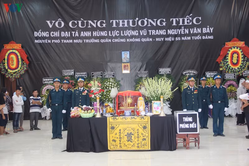 Khu vực hội trường UBND huyện Lai Vung là nơi tổ chức lễ viếng Anh hùng Nguyễn Văn Bảy.