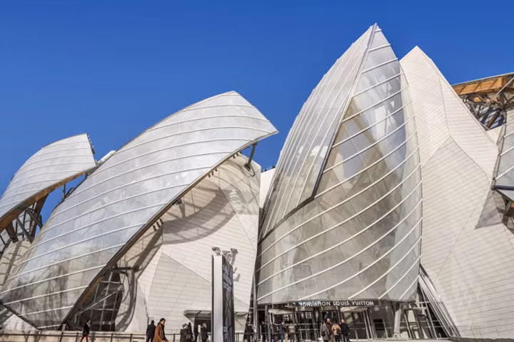 7. Bảo tàng văn hóa nghệ thuật Louis Vuitton Foundation tại thủ đô Paris, Pháp (Ảnh: ArchitecturalDigest). 