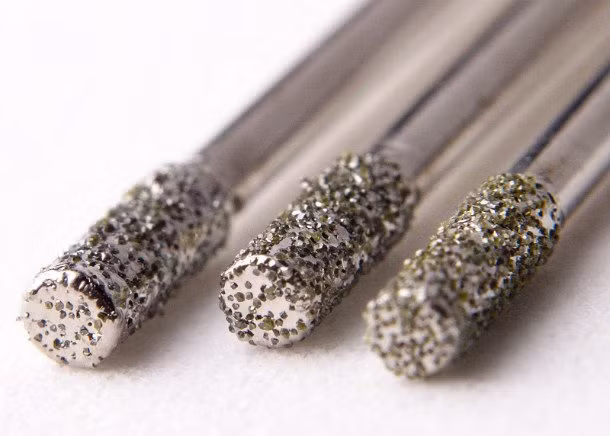 Khoảng 80% sản lượng kim cương trên thế giới được sử dụng cho các mục đích công nghiệp và chỉ có 20% kim cương được chế tác thành đồ trang sức. Ảnh: L25.