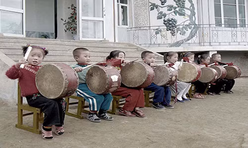 Triều Tiên kiểm soát chặt chẽ về các loại hình âm nhạc trong nước và cũng nghiêm cấm âm nhạc nước ngoài “du nhập” vào nước này. Ảnh: Richest.