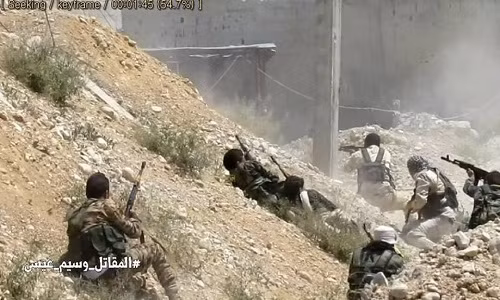 Quan doi Syria giao tranh ac liet voi khung bo o Damascus-Hinh-2