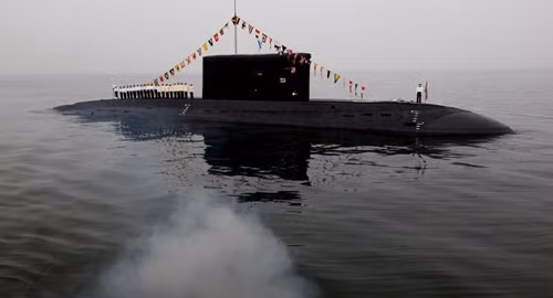 Xếp vị trí thứ ba trong danh sách tàu ngầm Nga nguy hiểm là tàu ngầm diesel đa mục đích Project 636 "Warshavianka" (NATO gọi là tàu Kilo nâng cấp). Tàu nâng cấp dự án 877 có tốc độ nhanh hơn nhiều tàu tiền nhiệm. "Sát thủ thầm lặng” được coi là một trong những tàu ngầm diesel-điện êm nhất