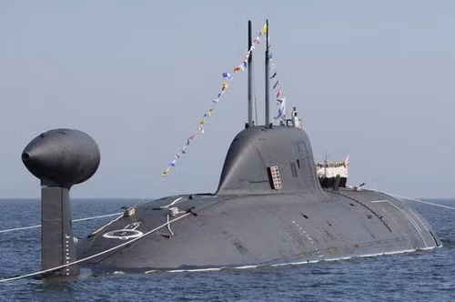 Đứng đầu danh sách tàu ngầm Nga khiến Mỹ khiếp sợ là tàu ngầm hạt nhân Project 971 "Pike-B" (NATO gọi là tàu Akula). Mặc dù không vượt trội các tàu ngầm phương Tây về độ ồn, song tàu ngầm Akula vẫn là mối đe dọa thực sự, đặc biệt là sau một loạt cải tiến.