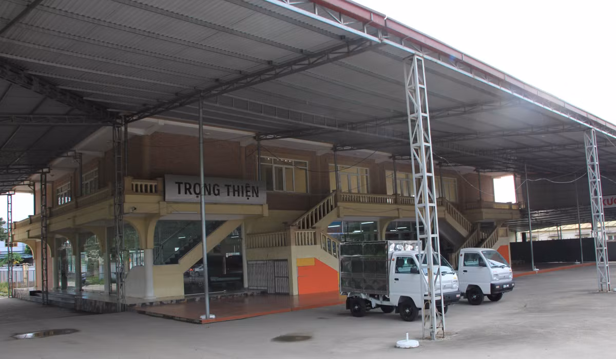 Thậm chí, đất công viên trở thành gara bán và sửa chữa ô tô. Chính những thực trạng trên tại công viên 45 tỷ đồng từ ngân sách nhà nước khiến dư luận đặt vấn đề về năng lực quy hoạch, quản lý, xây dựng dự án của lãnh đạo thành phố Uông Bí. Dự án liệu có đang gây lãng phí và trách nhiệm thuộc về ai?. Báo Tri thức và Cuộc sống sẽ tiếp tục thông tin.