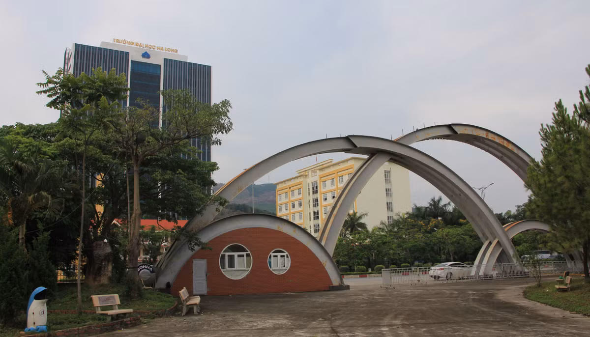 Quang Ninh: Cong vien Sinh vien 45 ty dong “chet yeu”, gay lang phi