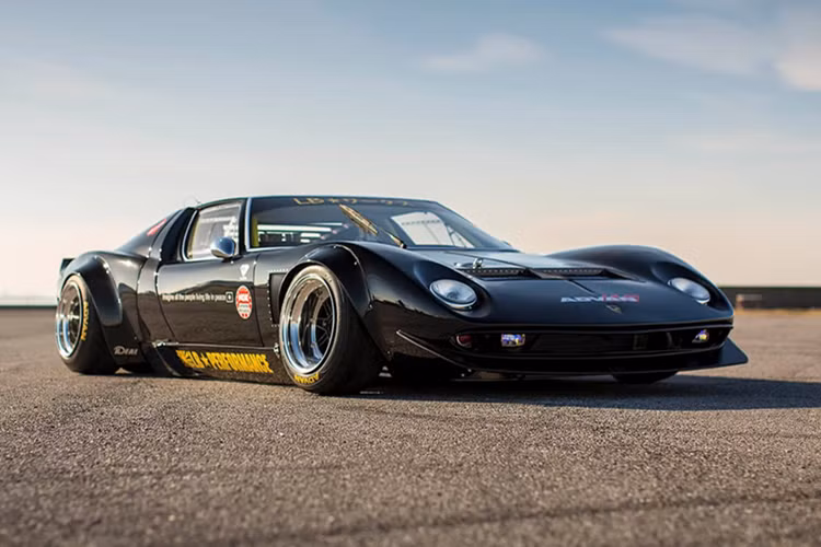Vào năm 2018, Liberty Walk từng giới thiệu dự án Liberty Walk Performance Lamborghini Miura. Tuy nhiên, đây chỉ là một phiên bản làm lại, vốn sử dụng khung gầm của chiếc Ford GT Development (GTD) Ford GT40 Replica.