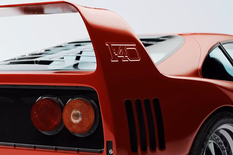 Tên gọi của gói độ dành cho mẫu siêu xe gần 40 tuổi là "F40 Alte Prestazioni". Gói độ hướng đến tính an toàn, mức độ ổn định cùng khả năng đánh lái chuẩn xác, đặc biệt mang đến trải nghiệm lái đích thực.