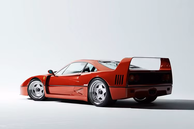 Trên thị trường siêu xe đã qua sử dụng, mức giá trung bình của Ferrari F40 vào khoảng 2,3 triệu USD (tương đương 57 tỷ đồng). Hiện tại Officine Fioravanti không tiết lộ mức giá của gói nâng cấp F40 Alte Prestazioni.