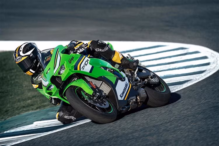 Mức giá xe Kawasaki ZX-10R ABS KRT EDITION 2025 được bán tại Indonesia với mức 561.000.000 Rupiah (tương đương khoảng 872 triệu đồng).